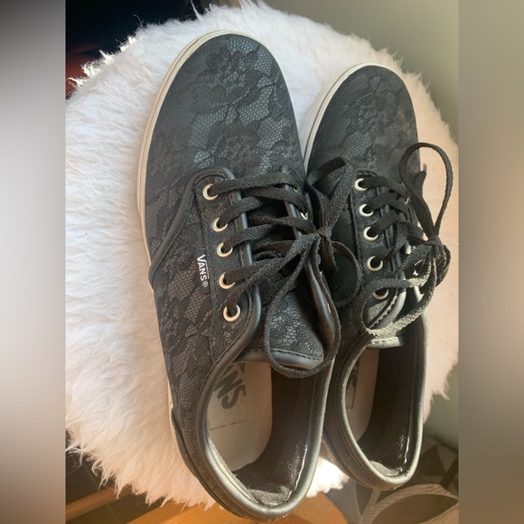 Black vans - Picture 2 of 2